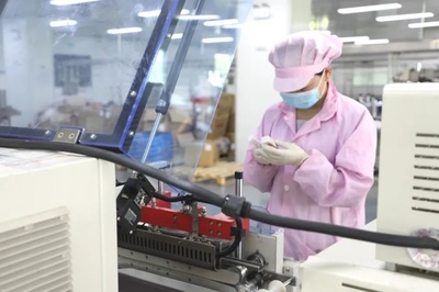 金山國潮崛起 從代工到引領(lǐng),自創(chuàng)高級護(hù)膚品開啟美妝新篇章